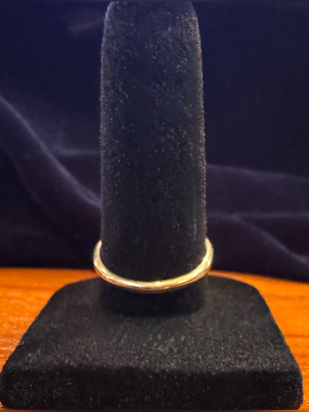 Vintage Avon Ring—Sz. 8, Gold Plated, Cylinder Jadeite Stone w/ Scroll Work - Picture 5 of 7